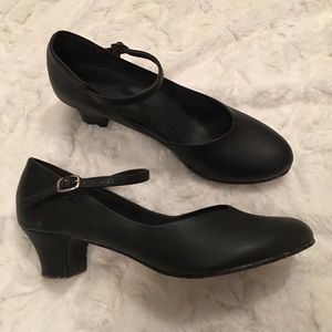 Size 7.5 Women’s Dance Shoes